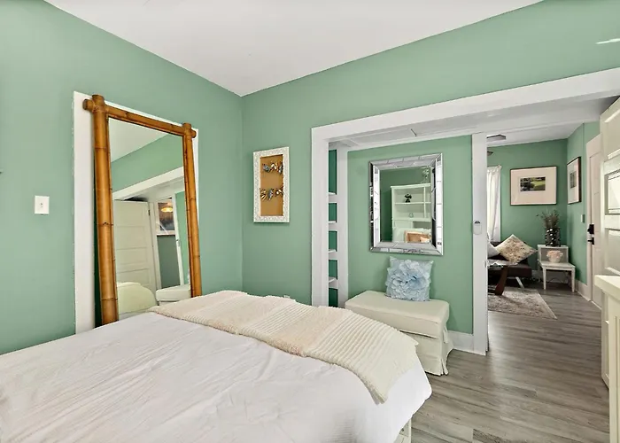 Casa Maria 3- Historic Charming Apt, Steps To Everything Downtown!
