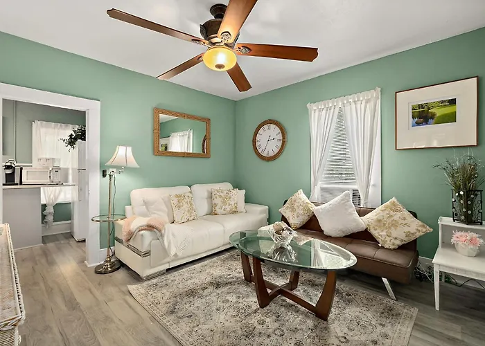 Casa Maria 3- Historic Charming Apt, Steps To Everything Downtown!