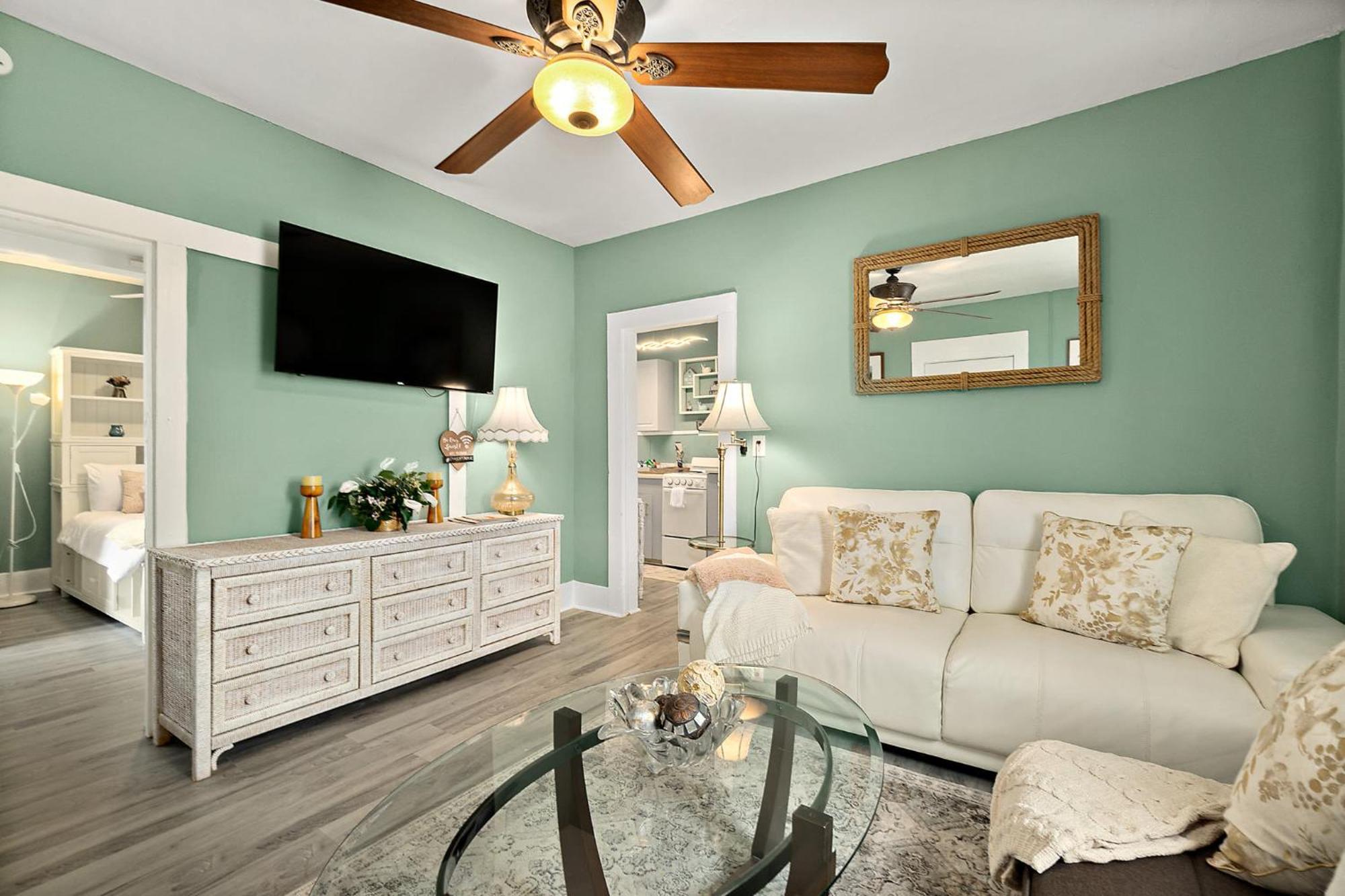 Casa Maria 3- Historic Charming Apt, Steps To Everything Downtown! Apartment